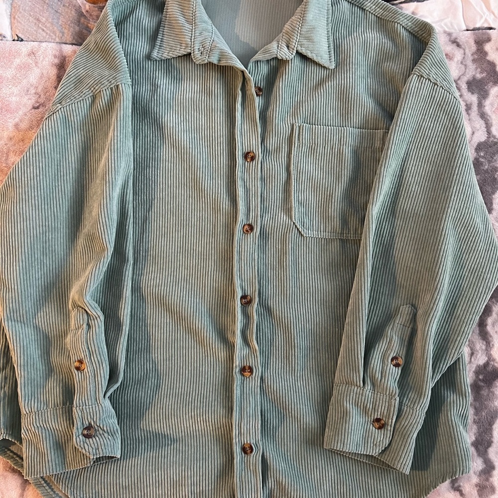 🍀Mint Green Corduroy-Style Women’s Medium Oversized Shacket